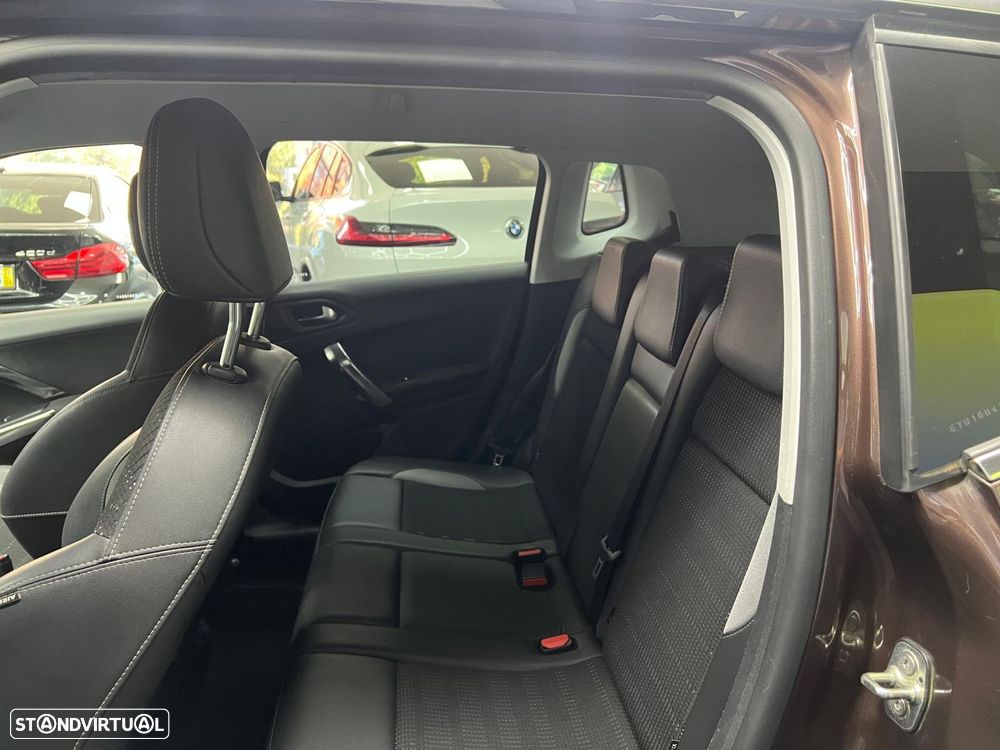 Peugeot 2008 1.6 e-HDi Allure 2-Tronic - 31