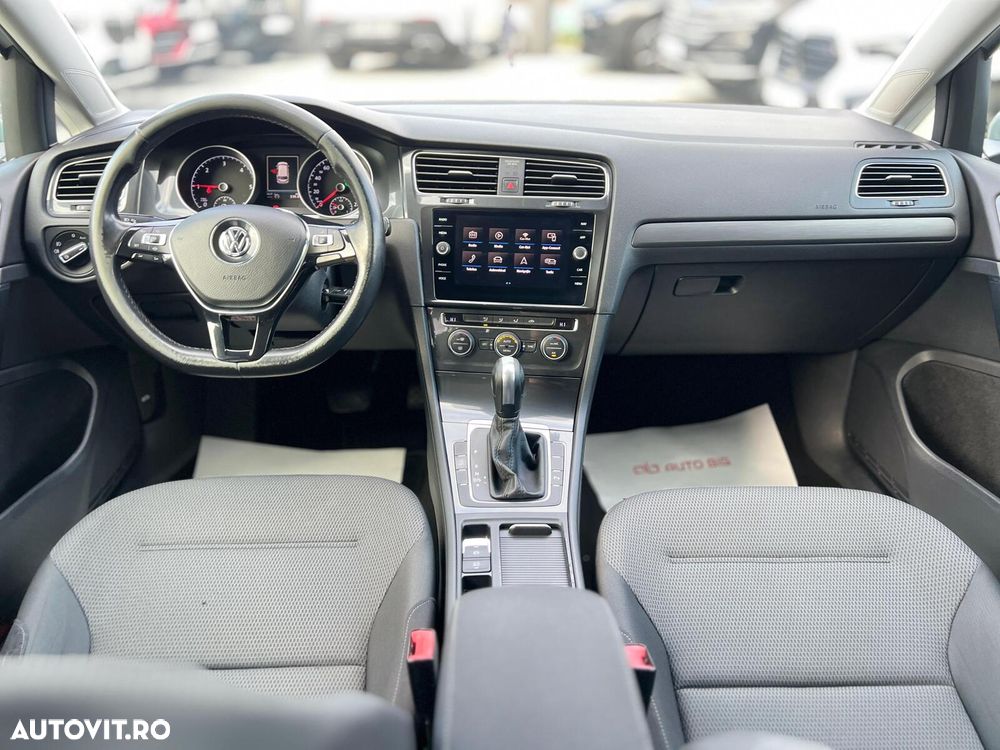 Volkswagen Golf - 19