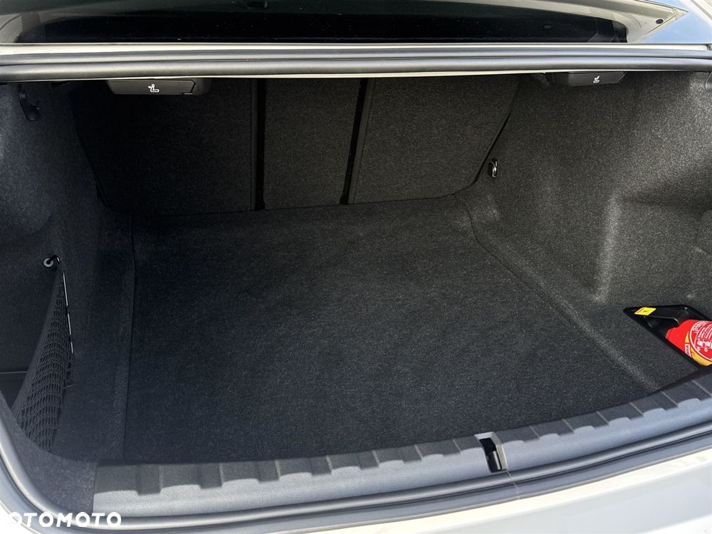 BMW Seria 3 320d xDrive - 14