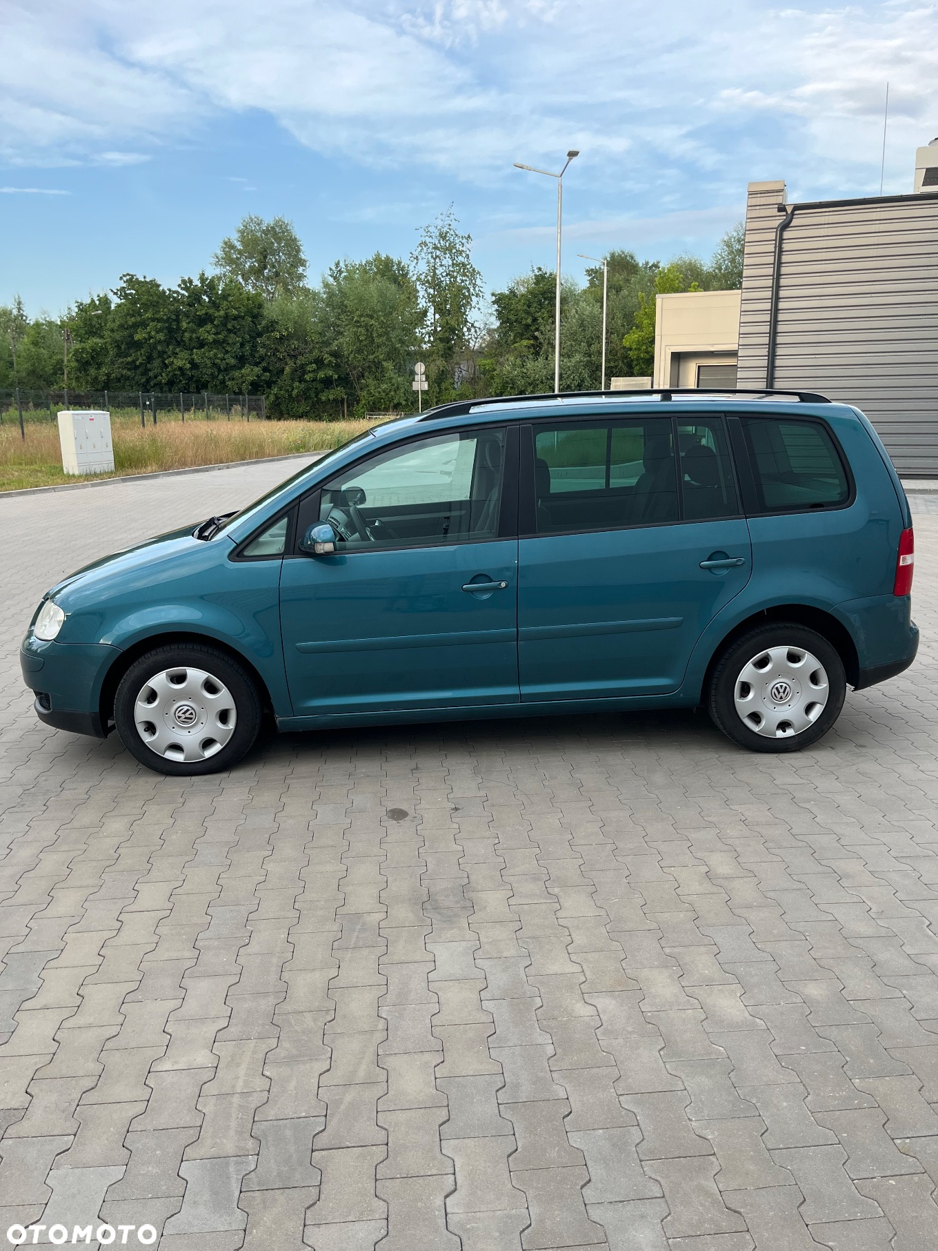Volkswagen Touran 2.0 TDI Highline - 9