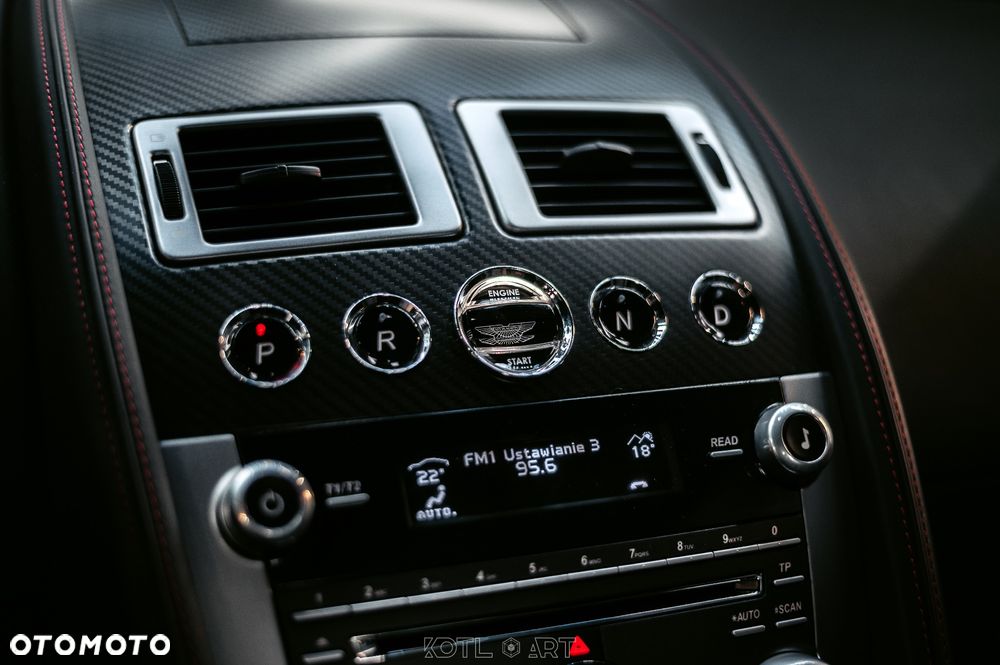 Aston Martin DB9 - 26