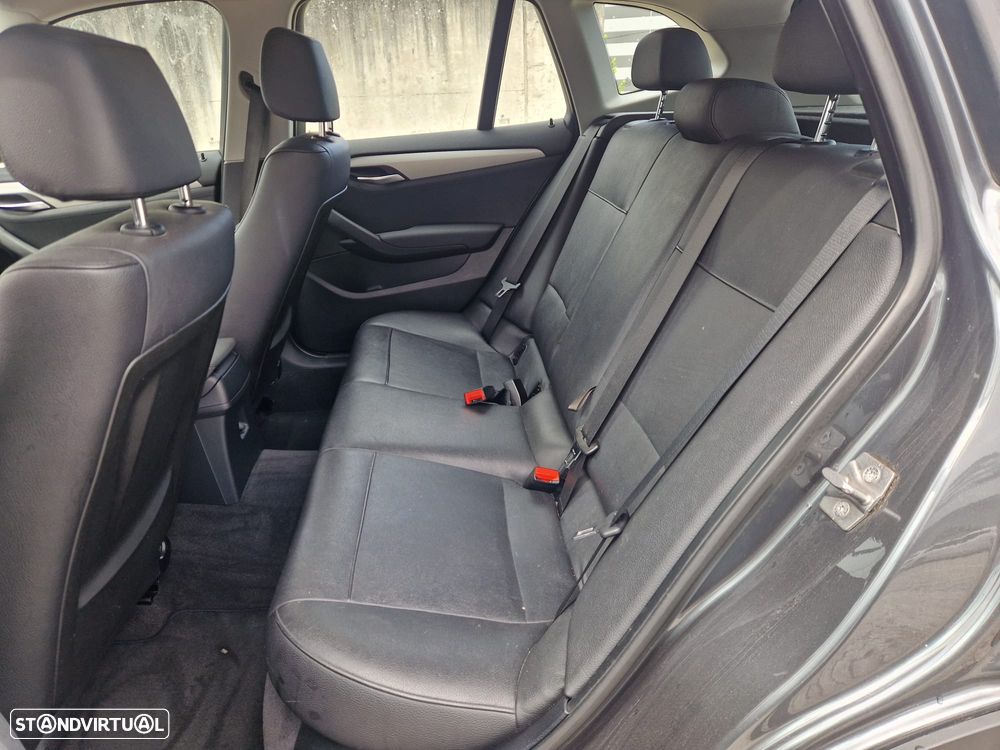 BMW X1 18 d xDrive xLine - 8