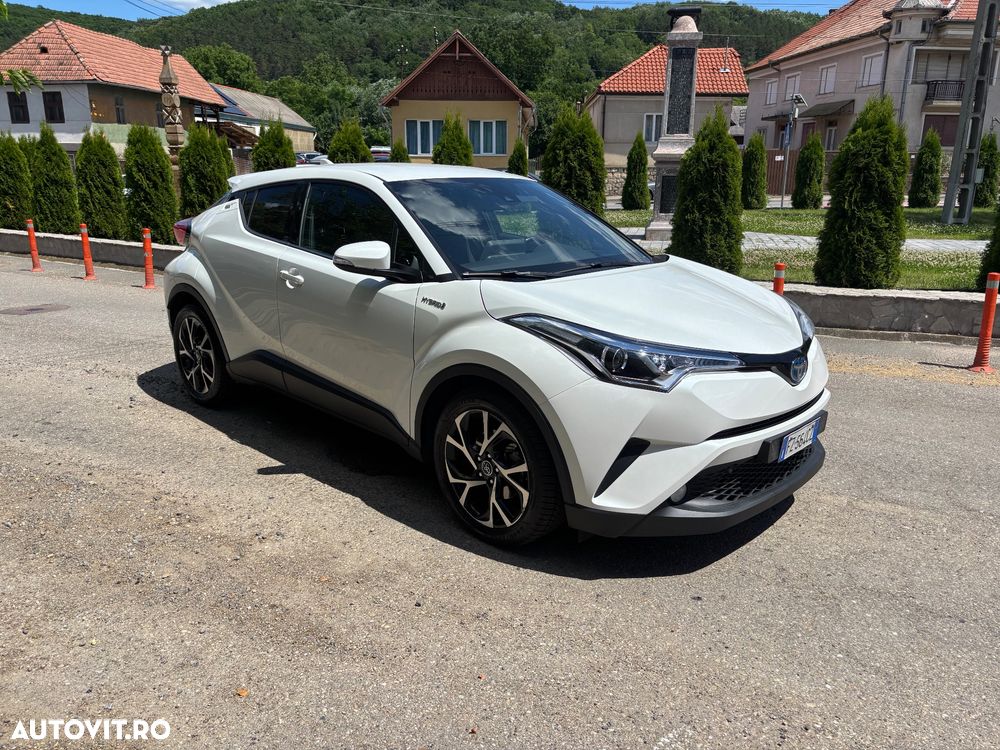 Toyota C-HR Lounge - 1