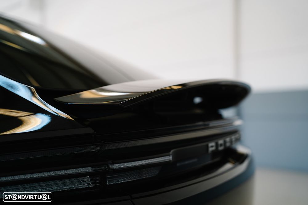 Porsche Macan Electric - 30