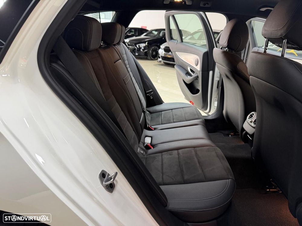 Mercedes-Benz E 300 de AMG Line - 18