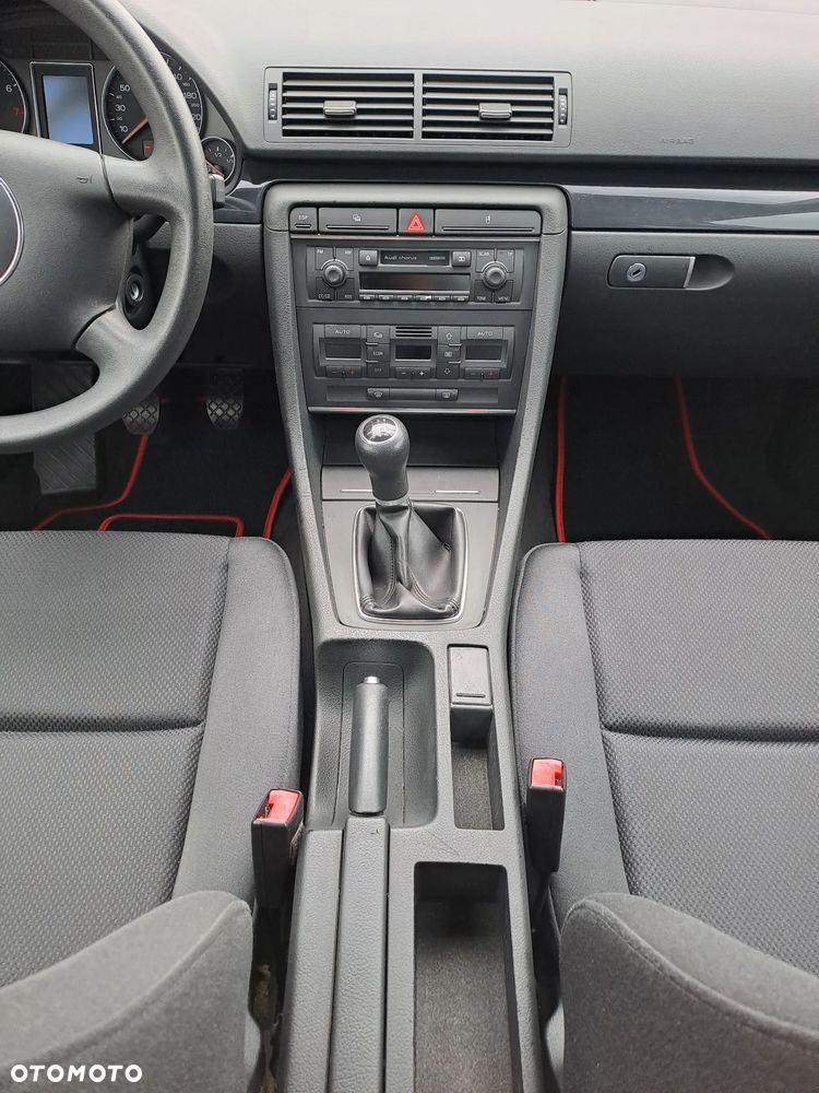 Audi A4 Limousine - 17