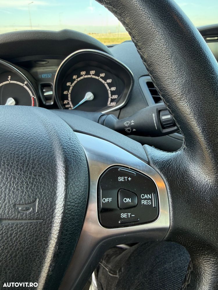 Ford Fiesta - 12