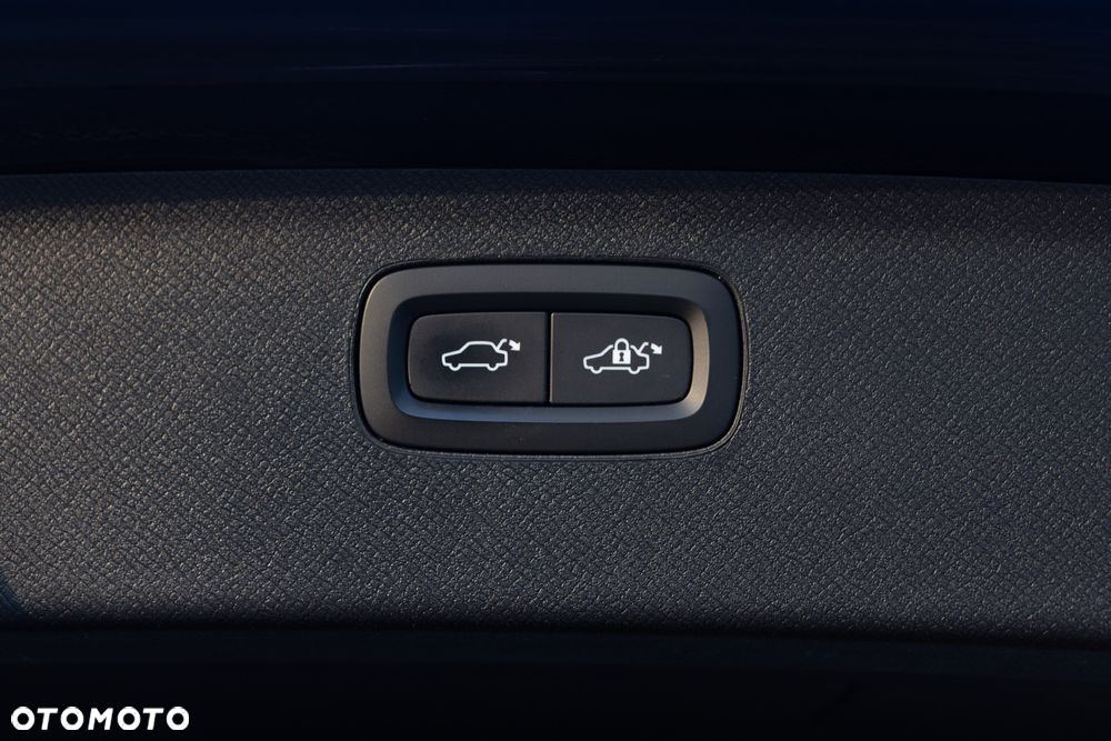 Volvo XC 90 T6 AWD Momentum 7os - 23