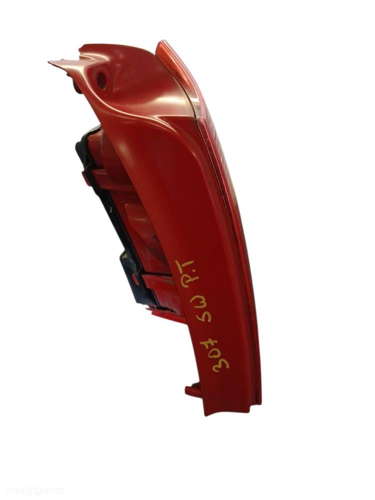 LAMPA PRAWA TYLNA PEUGEOT 307 SW - 2