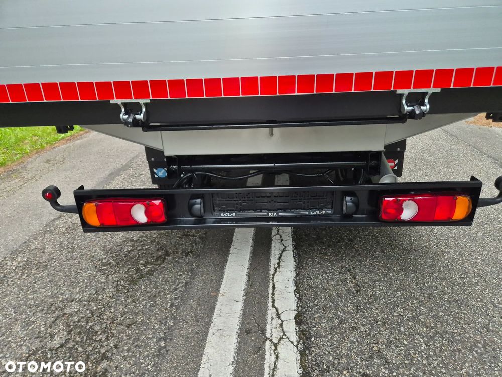 Kia K2500 - 32