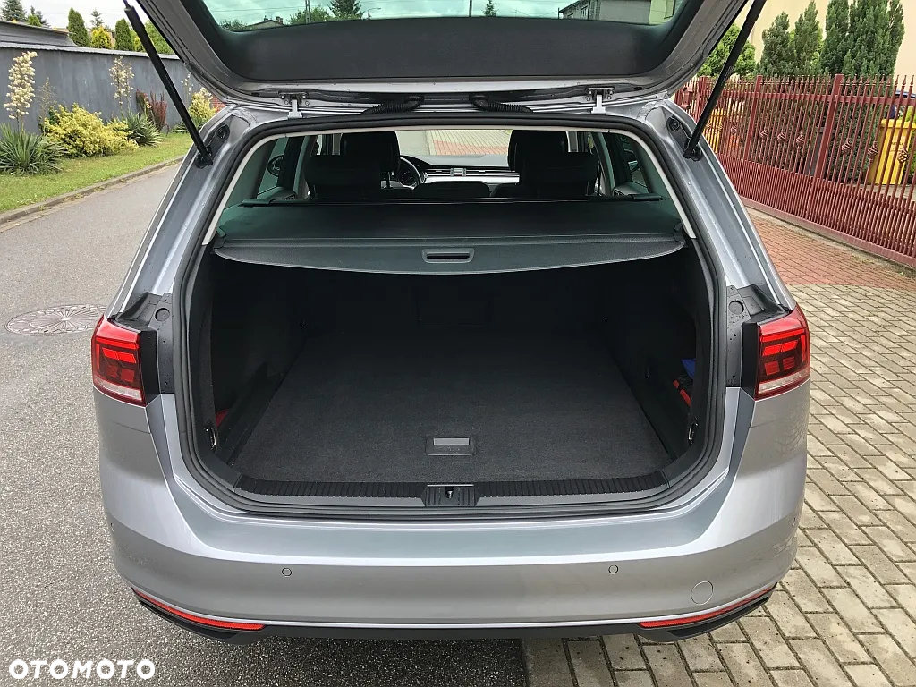 Volkswagen Passat 2.0 TDI EVO Business DSG - 33