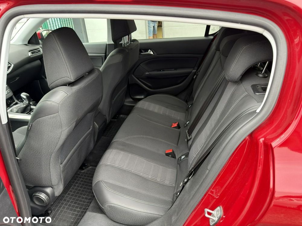 Peugeot 308 1.2 PureTech GPF Allure S&S - 12