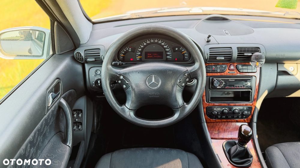 Mercedes-Benz Klasa C 200 T CDI Classic - 12