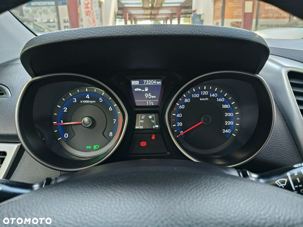 Hyundai i30 blue Kombi 1.4 YES Silver - 17