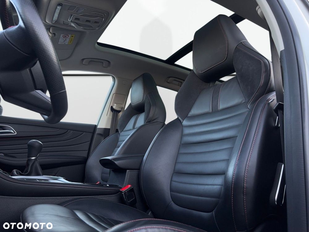 MG HS 1.5 T-GDI Exclusive - 12