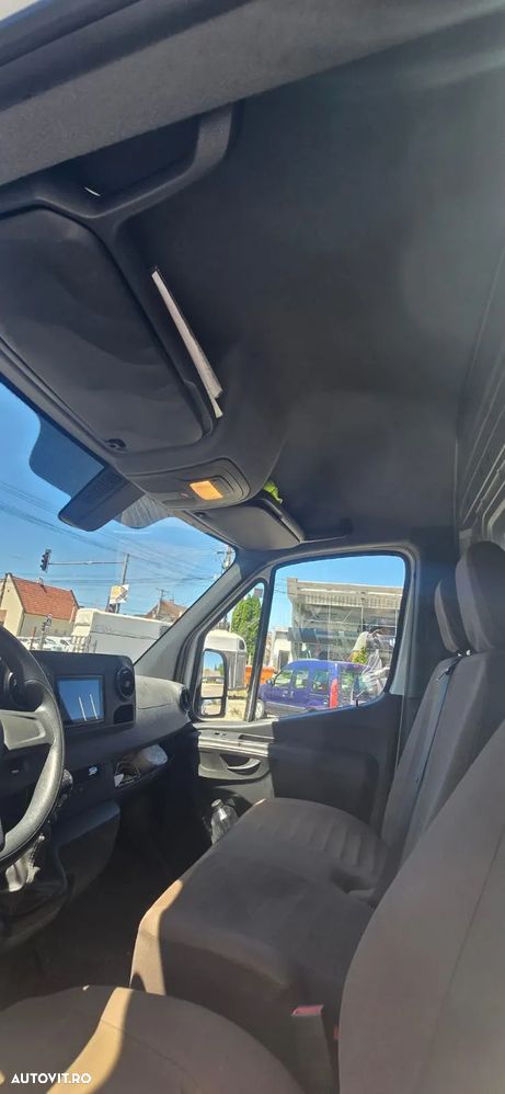 Mercedes-Benz Sprinter - 11