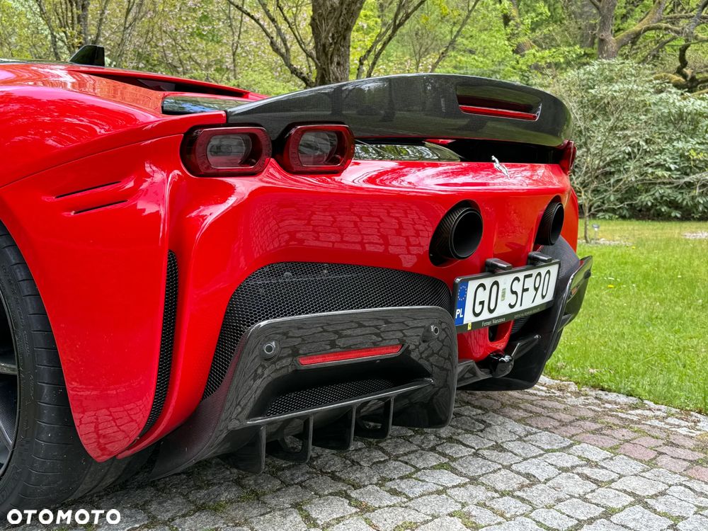 Ferrari SF90 Stradale - 11