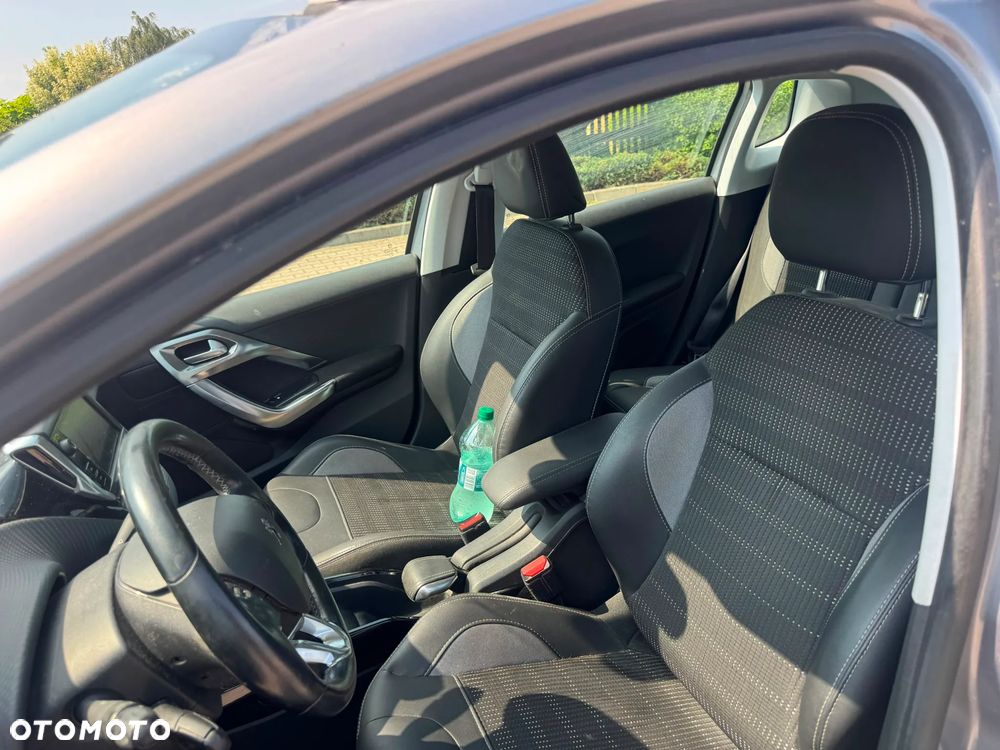 Peugeot 2008 PureTech 110 GPF Stop&Start EAT6 Allure - 7