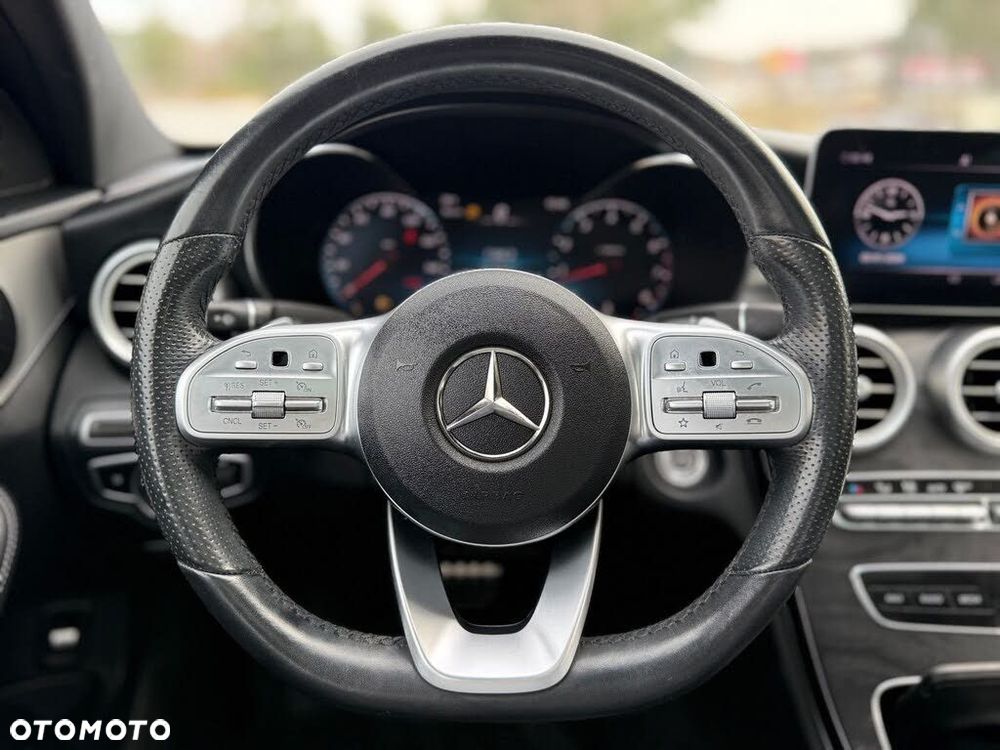 Mercedes-Benz Klasa C 300 4Matic 9G-TRONIC AMG Line - 19