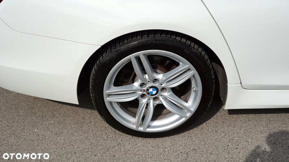BMW Seria 5 525d xDrive Touring - 17