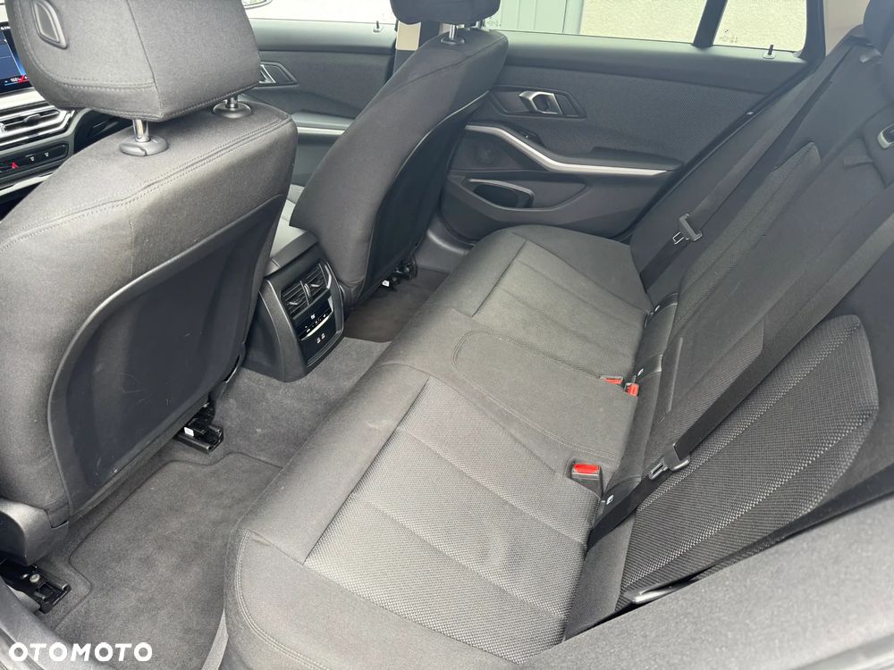 BMW Seria 3 318i Business Edition - 20