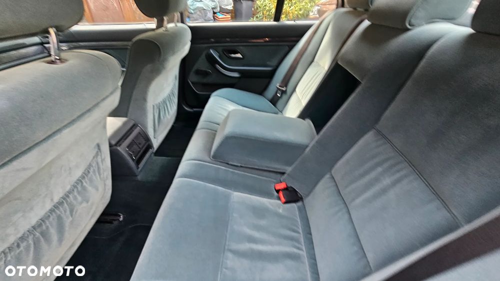 BMW Seria 5 523i - 36