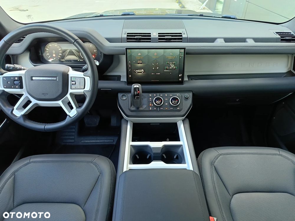 Land Rover Defender - 28