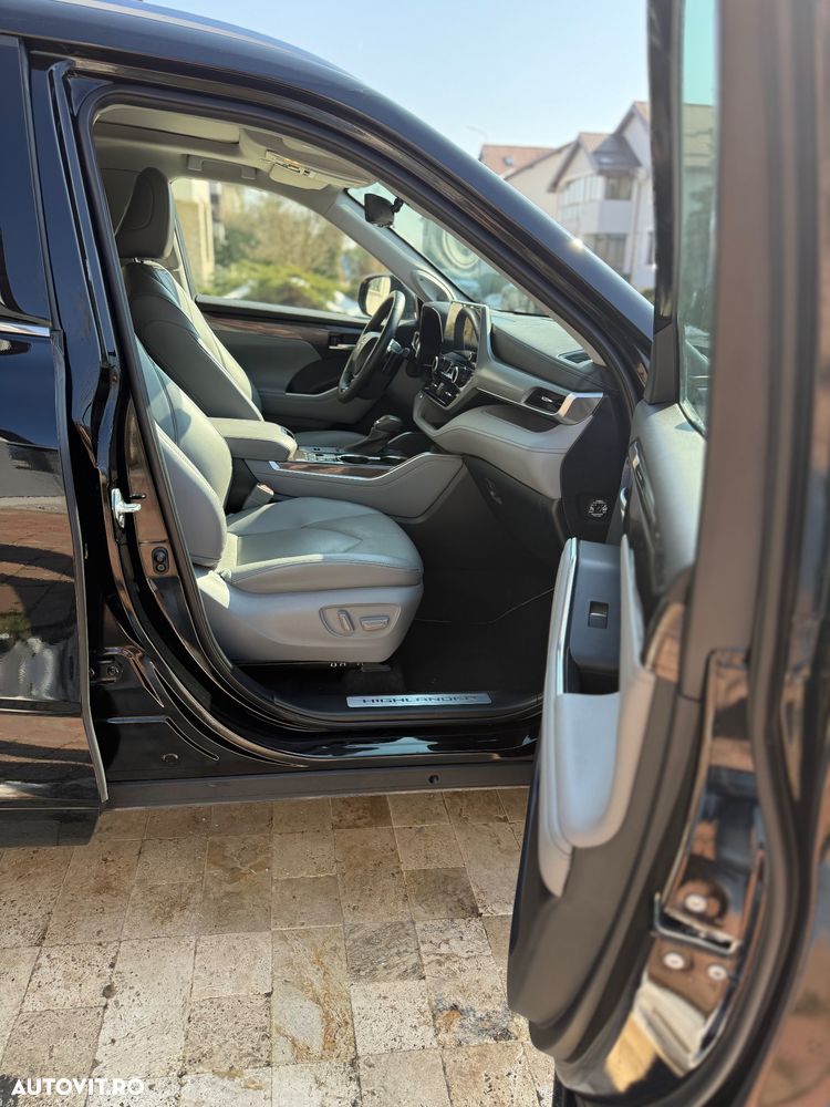 Toyota Highlander 2.5 L Dynamic Force 248CP Luxury Metallic - 12