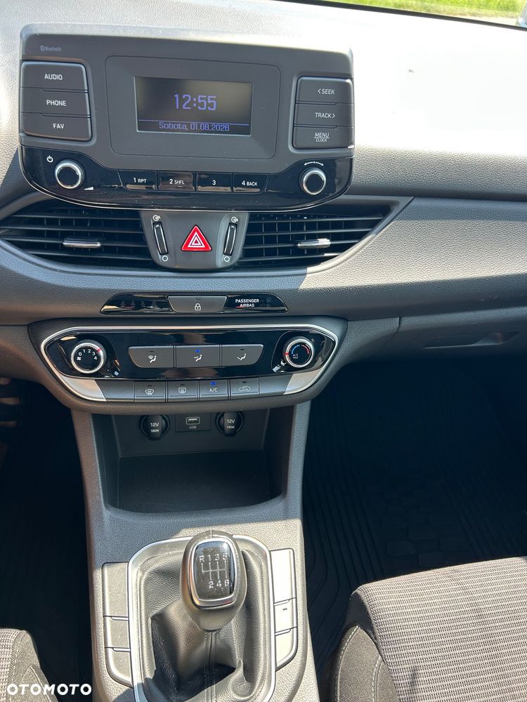 Hyundai i30 1.5 DPI Classic + - 11