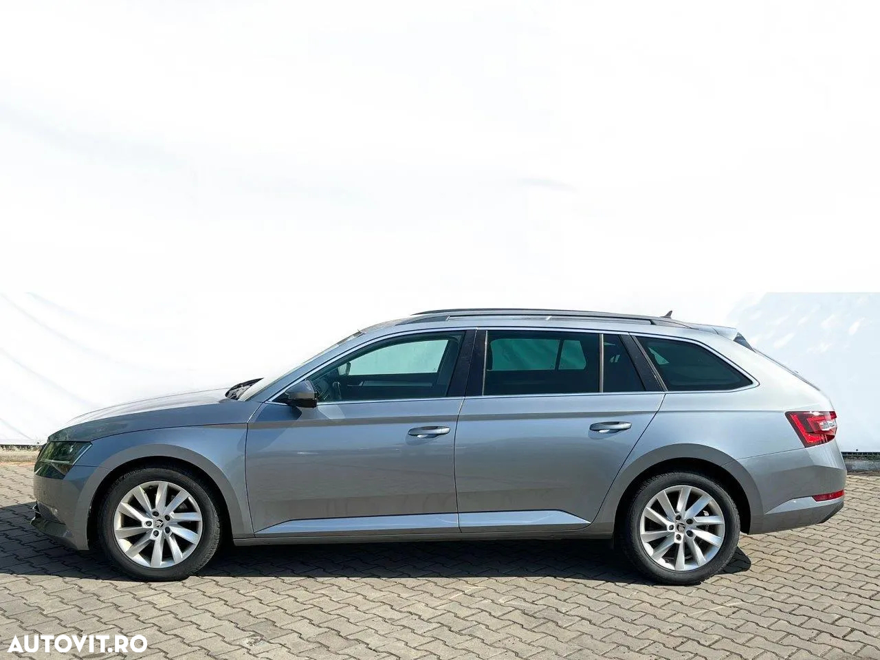 Skoda Superb 2.0 TDI DSG Ambition - 3