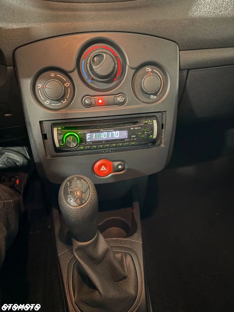 Renault Clio - 12