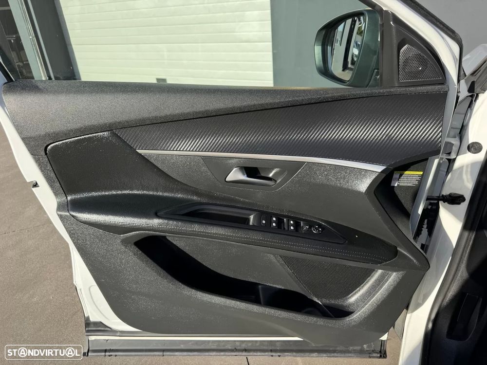 Peugeot 5008 1.2 PureTech Allure - 23