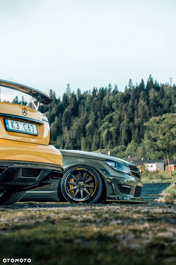 Mercedes-Benz Klasa C 63 AMG T 7G-TRONIC Performance Plus - 38