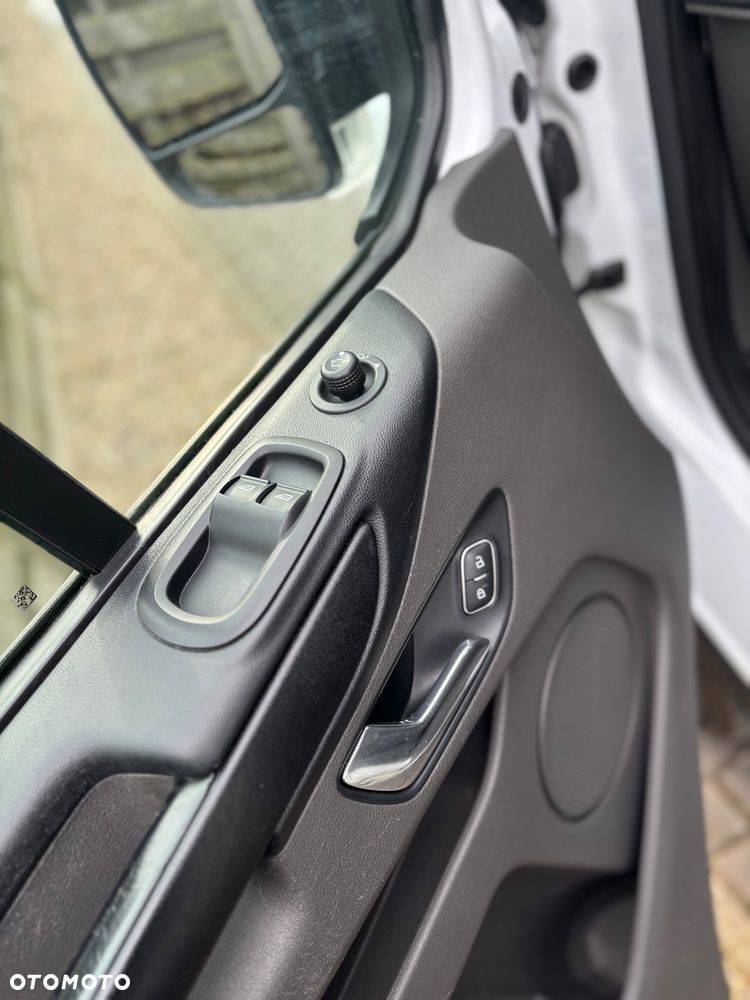 Ford Transit Custom 2.0 TDCi 125 Ps L1H1 Klima Hak Kamera Doinwestowany - 11