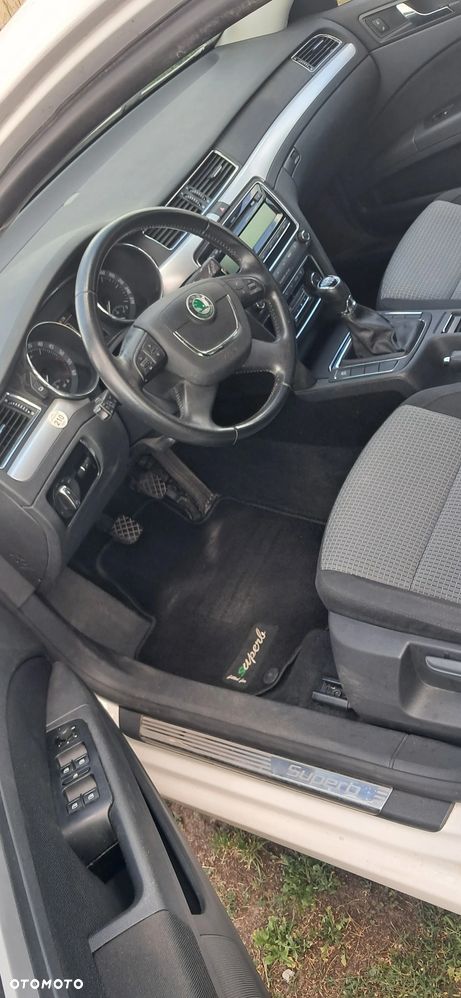 Skoda Superb 2.0 TDI Comfort - 22