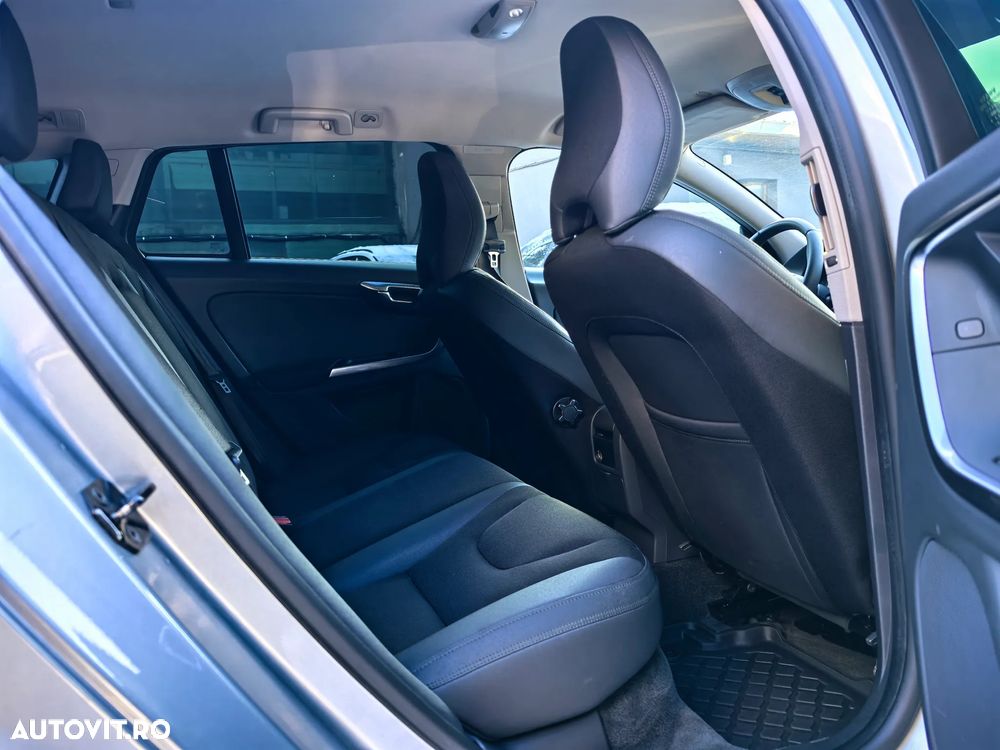 Volvo V60 D4 Geartronic Momentum - 9