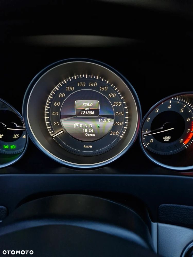 Mercedes-Benz Klasa C 250 CGI BlueEff Elegance - 34