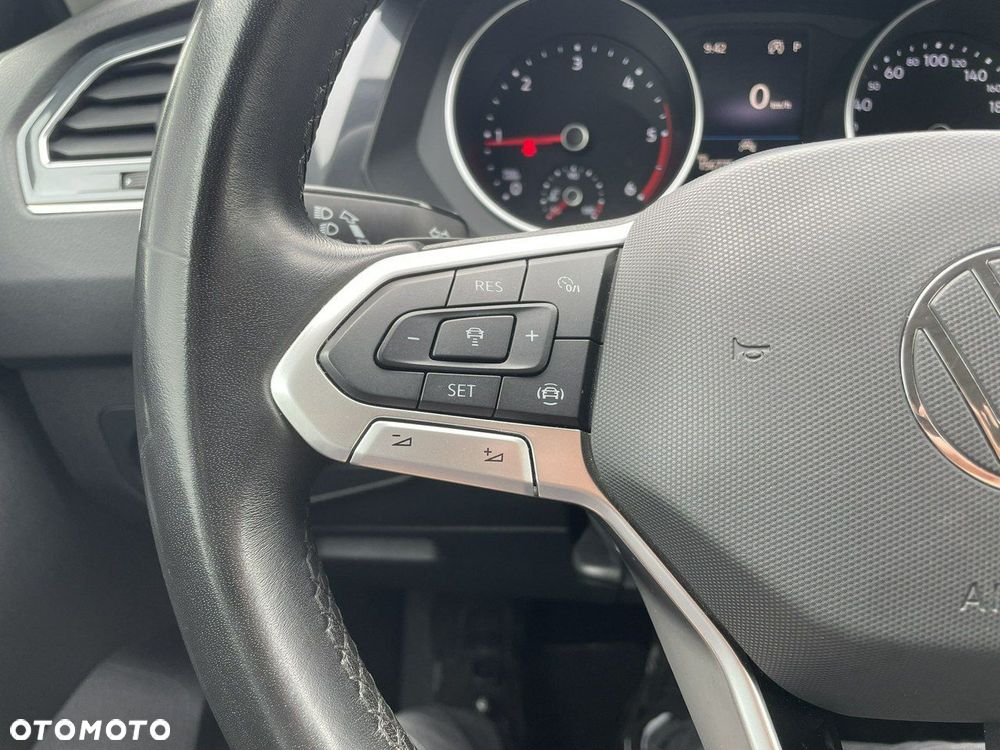 Volkswagen Tiguan 2.0 TDI SCR 4Mot Life DSG - 25