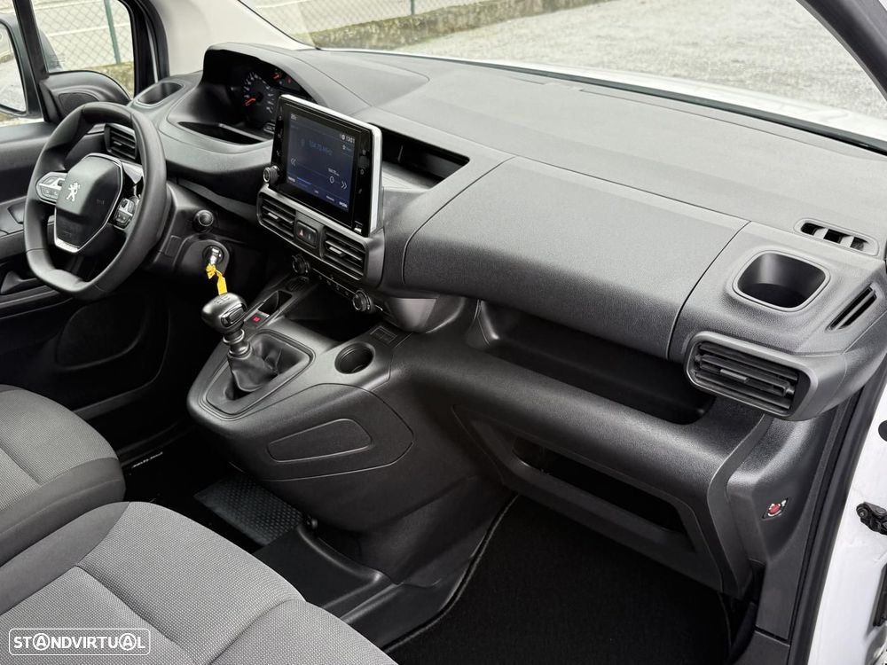 Peugeot Partner 1.5 Blue-HDI Premiun CX 6 3Lug IVA Dedutível - 27