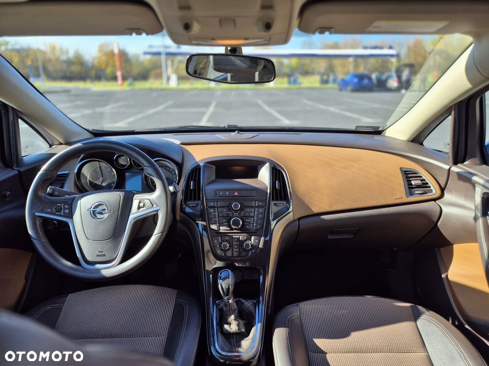 Opel Astra 1.6 T Cosmo - 1