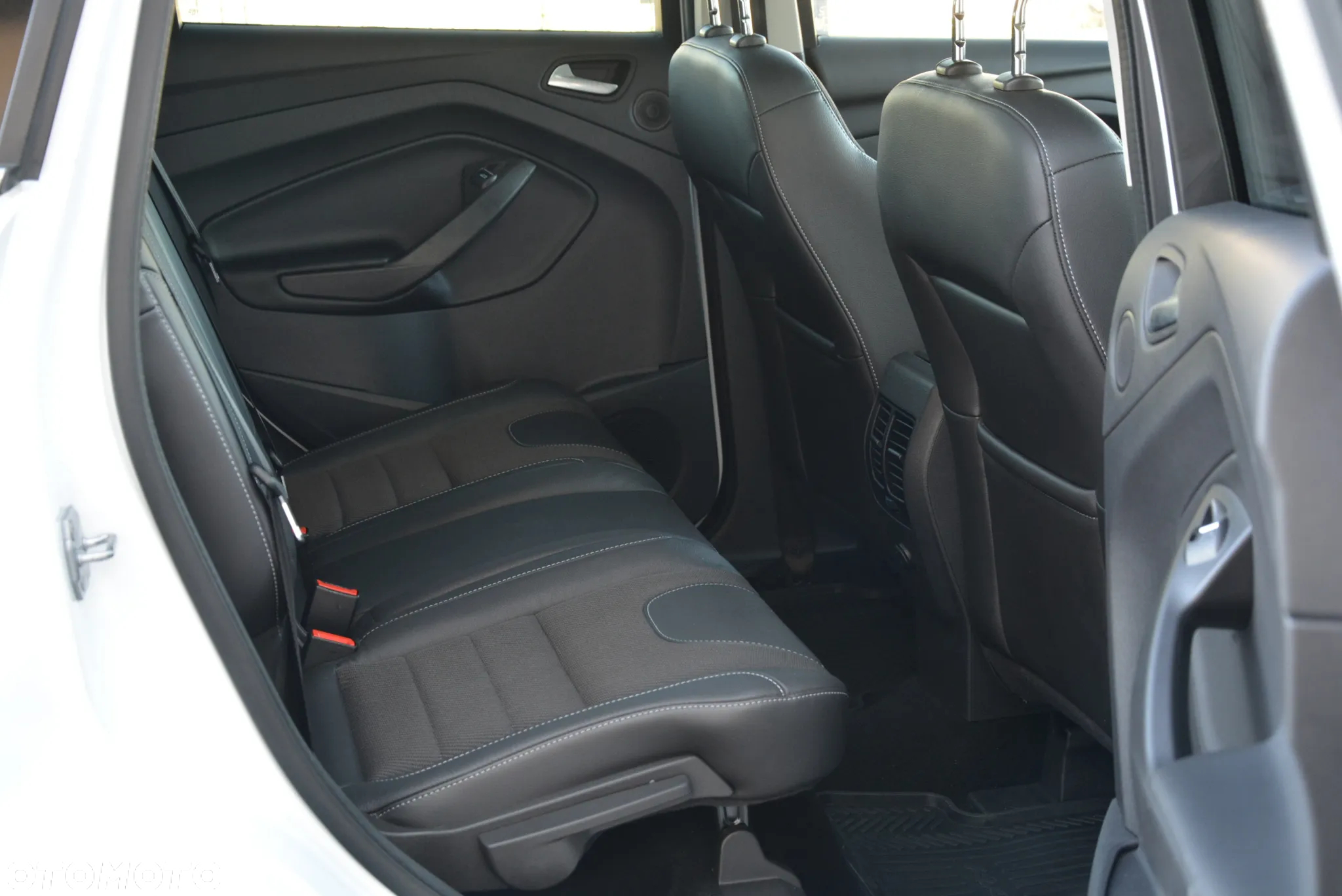Ford Kuga 2.0 TDCi 4x4 Individual - 33