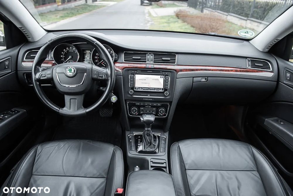 Skoda Superb 2.0 TDI DSG Elegance - 6