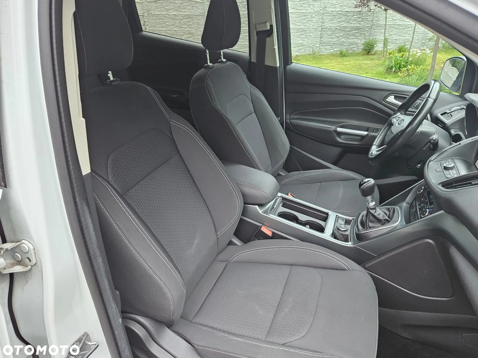 Ford Kuga - 24