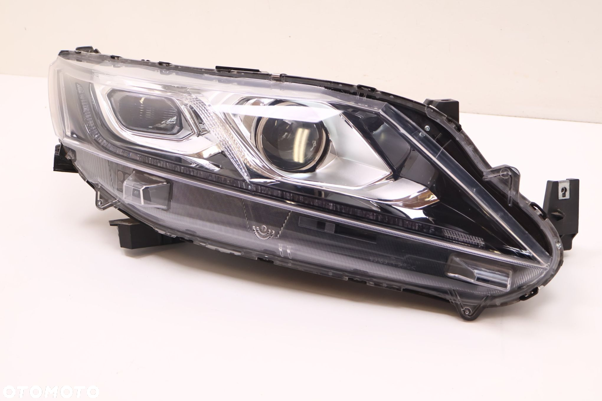 MITSUBISHI ECLIPSE CROSS LAMPA PRAWA PRZÓD FULL LED - 2