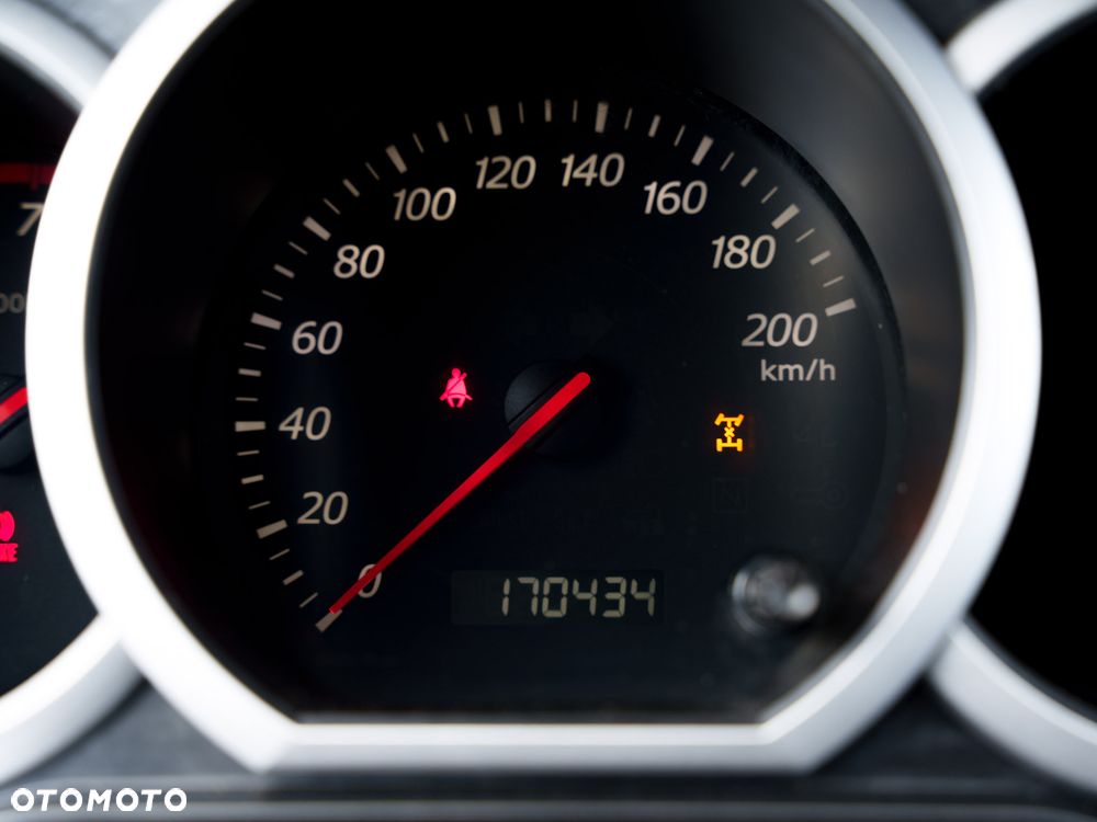 Suzuki Grand Vitara 2.0 Comfort Limited - 26