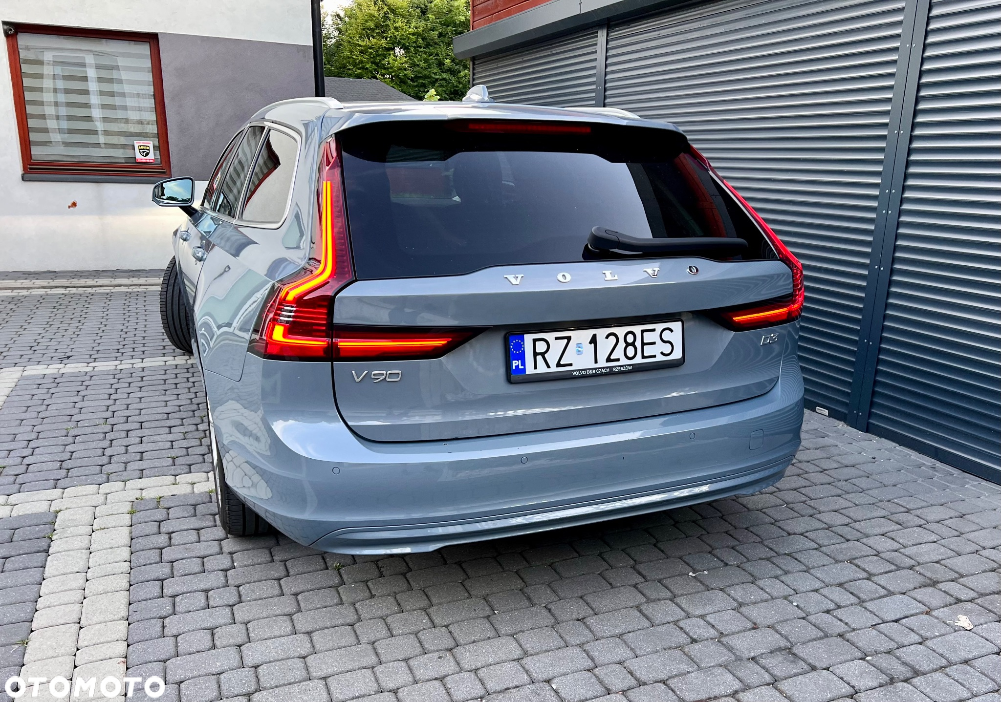 Volvo V90 D3 Momentum Pro - 3