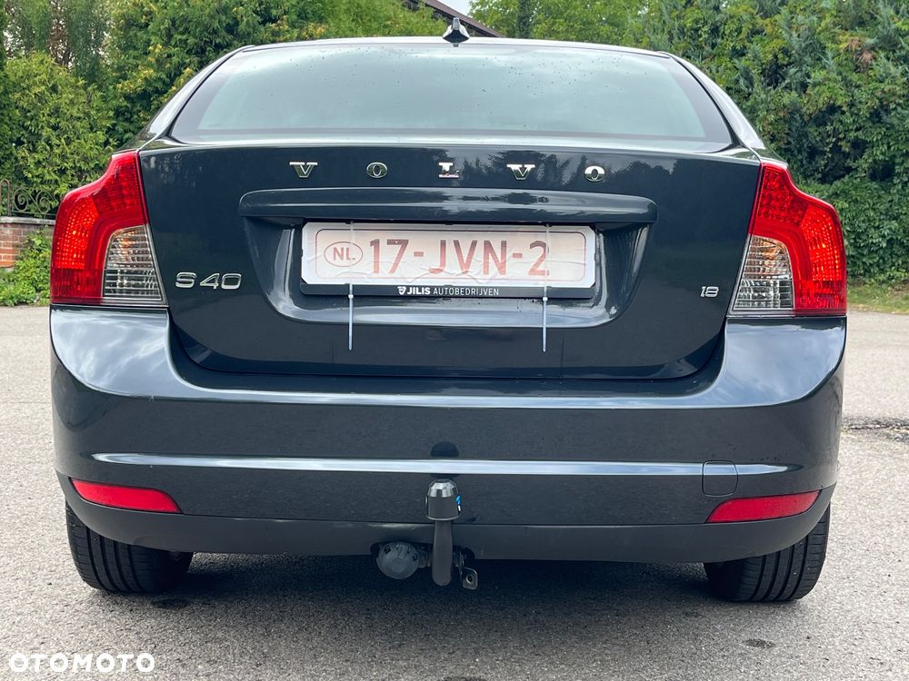 Volvo S40 1.8 Momentum - 5