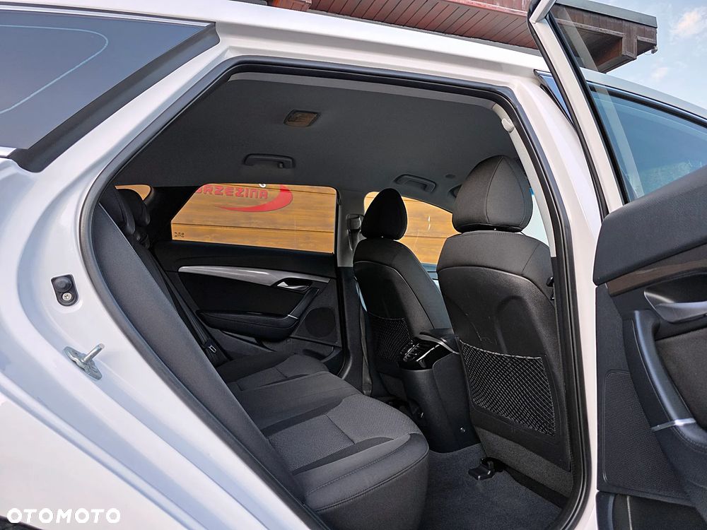 Hyundai i40 Kombi 1.7 CRDi Premium - 22