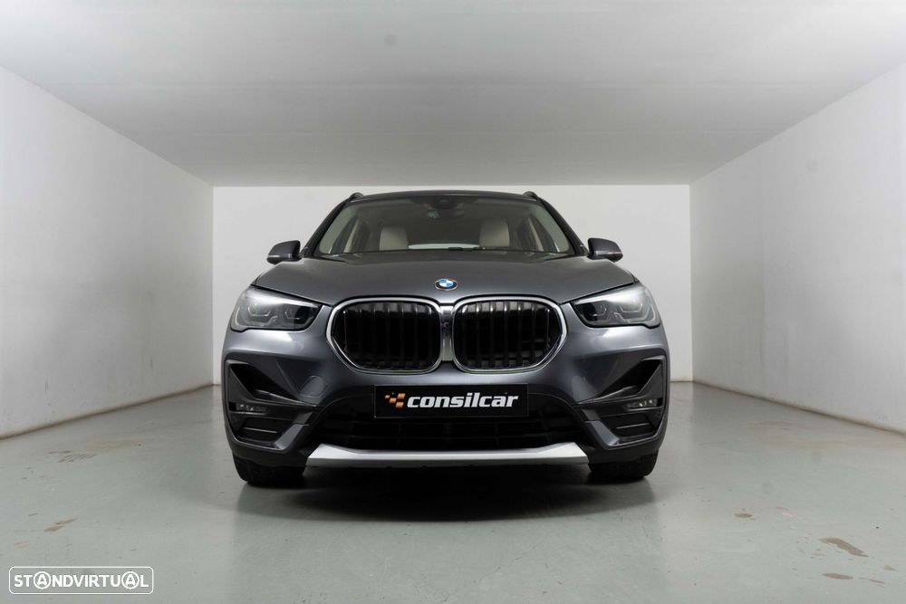 BMW X1 25 e xDrive Corporate Edition - 4