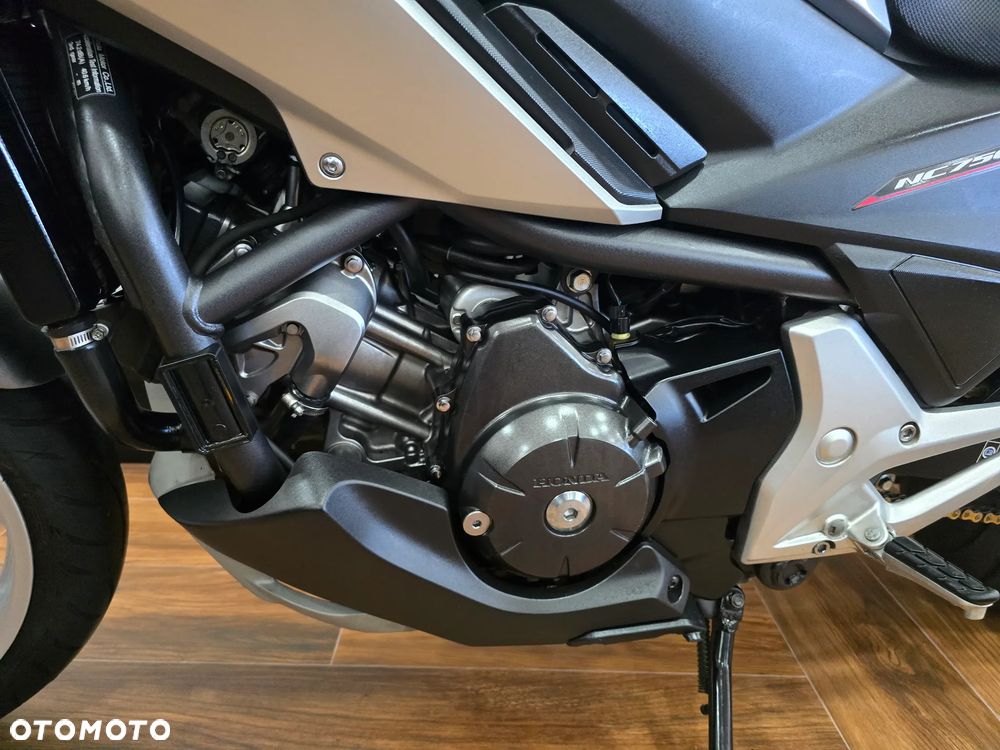 Honda NC - 16